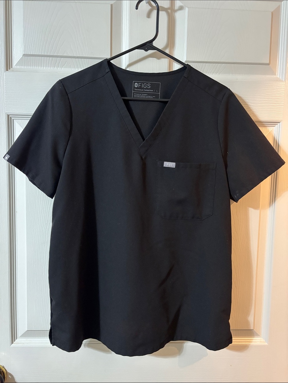 FIGS Casma Three-Pocket Scrub Top Black Large